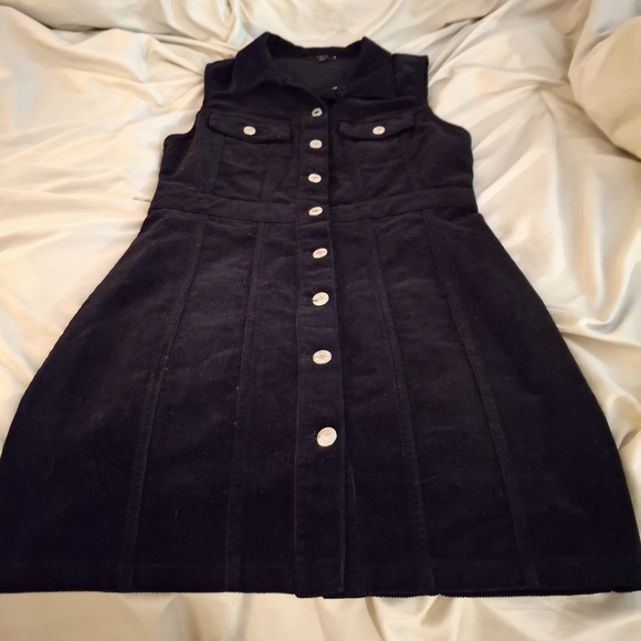 Iris Women's Black Corduory Sleeveless Button-Up Dress - Picture 7 of 7